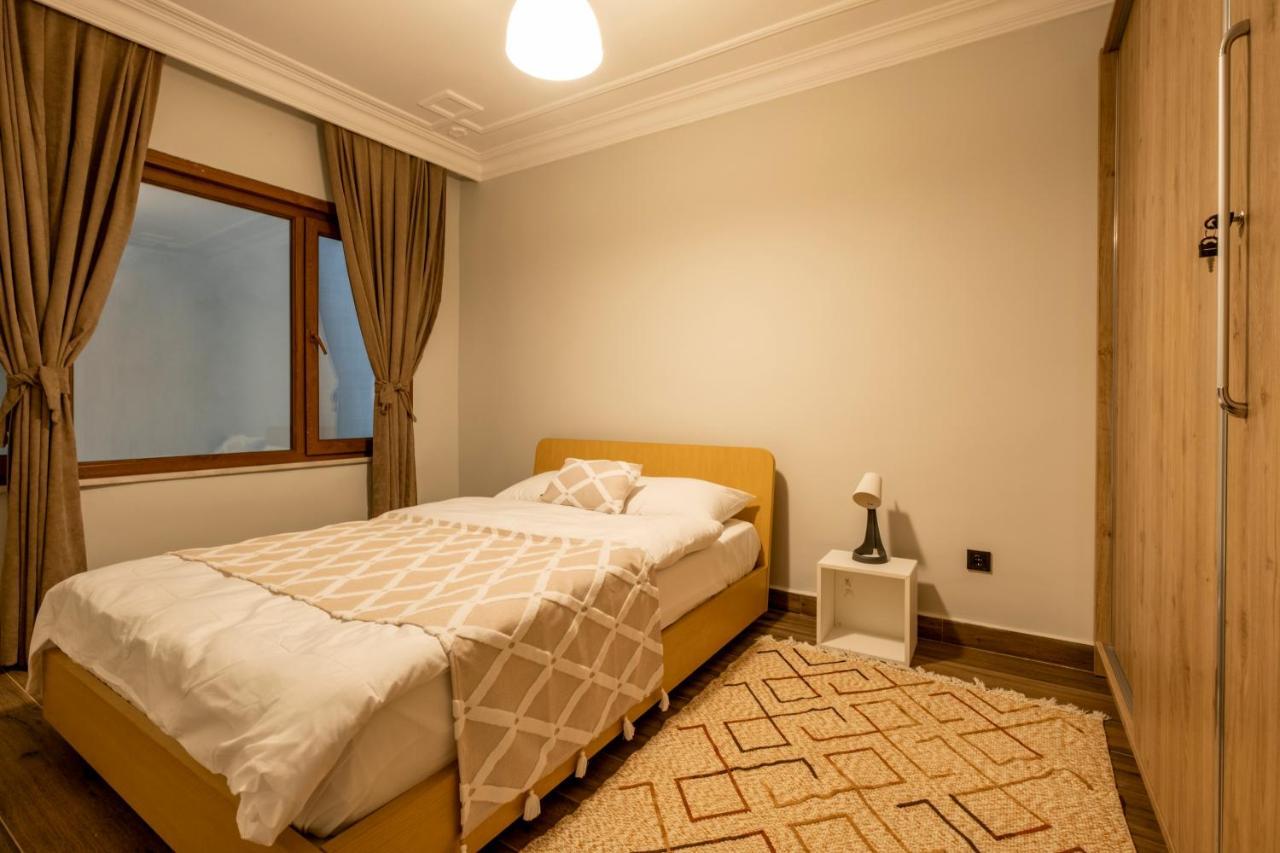 Spacious And Comfy 2Br In The Heart Of Cihangir Leilighet Istanbul Eksteriør bilde