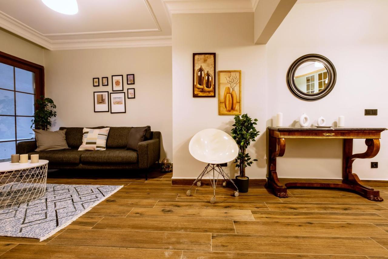 Spacious And Comfy 2Br In The Heart Of Cihangir Leilighet Istanbul Eksteriør bilde